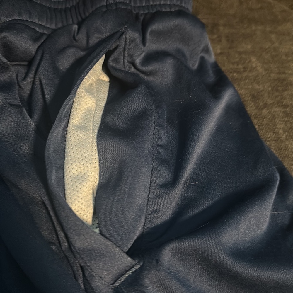 Men’s Under Armour outfit - Picture 13 of 15
